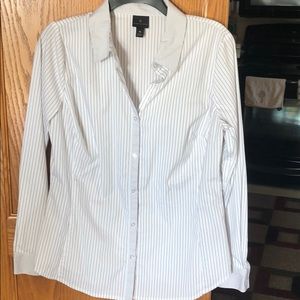 Long sleeve fitted striped shirt